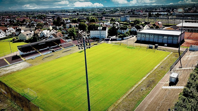 极速电竞APP：[NBA]常规赛3月19日：雄鹿VS勇士 库兹马集锦.